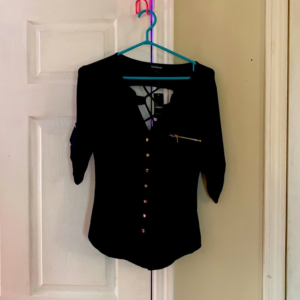 BNWT Bebe 3/4 sleeve cut out top